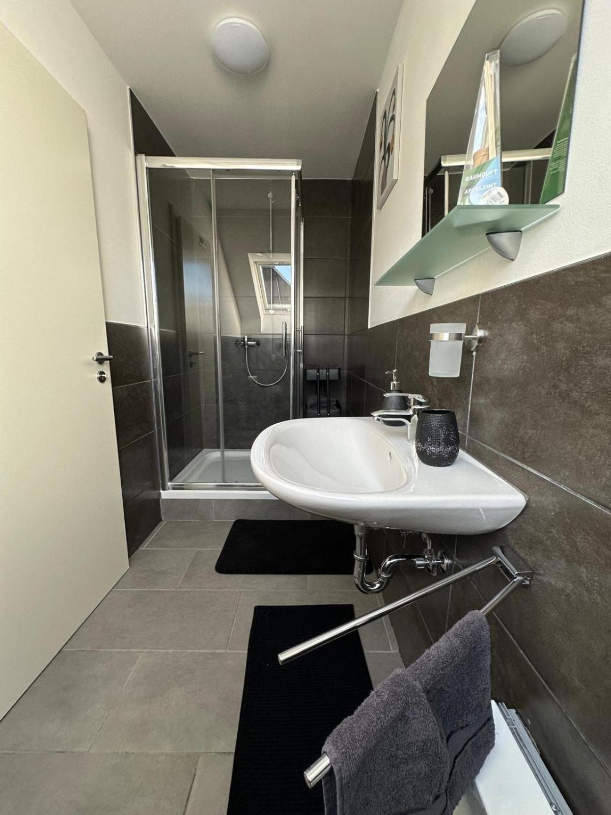 Mola Apartments-Charmante Ferienwohnung Im Herdecke Zentrum Fuer 3 Personen-Grosse Dachterrasse-Grill-Gratis Parken-Wlan Εξωτερικό φωτογραφία